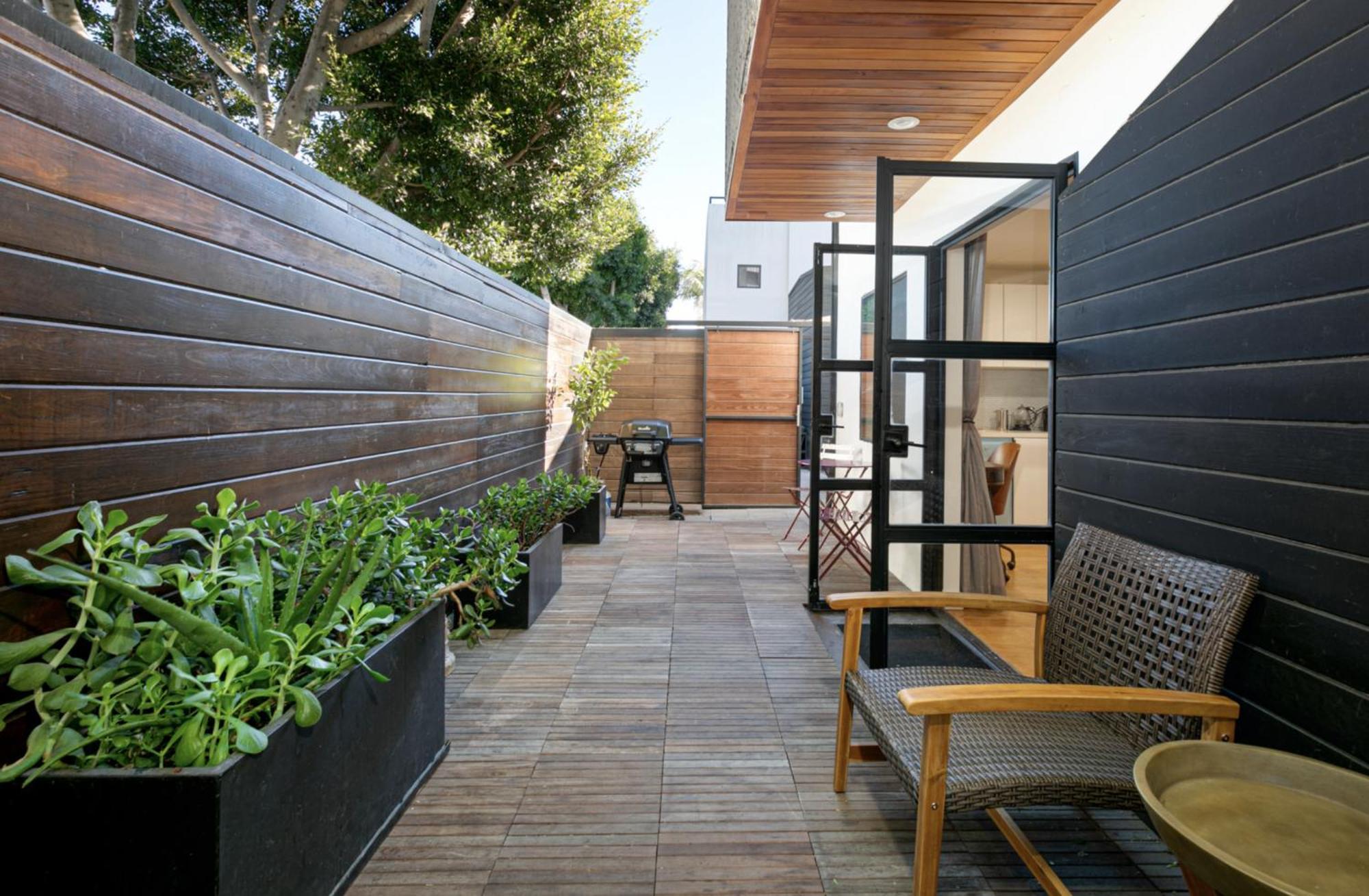 Venice Beach Studio With Large Private Patio Steps To The Beach Лос-Анджелес Экстерьер фото