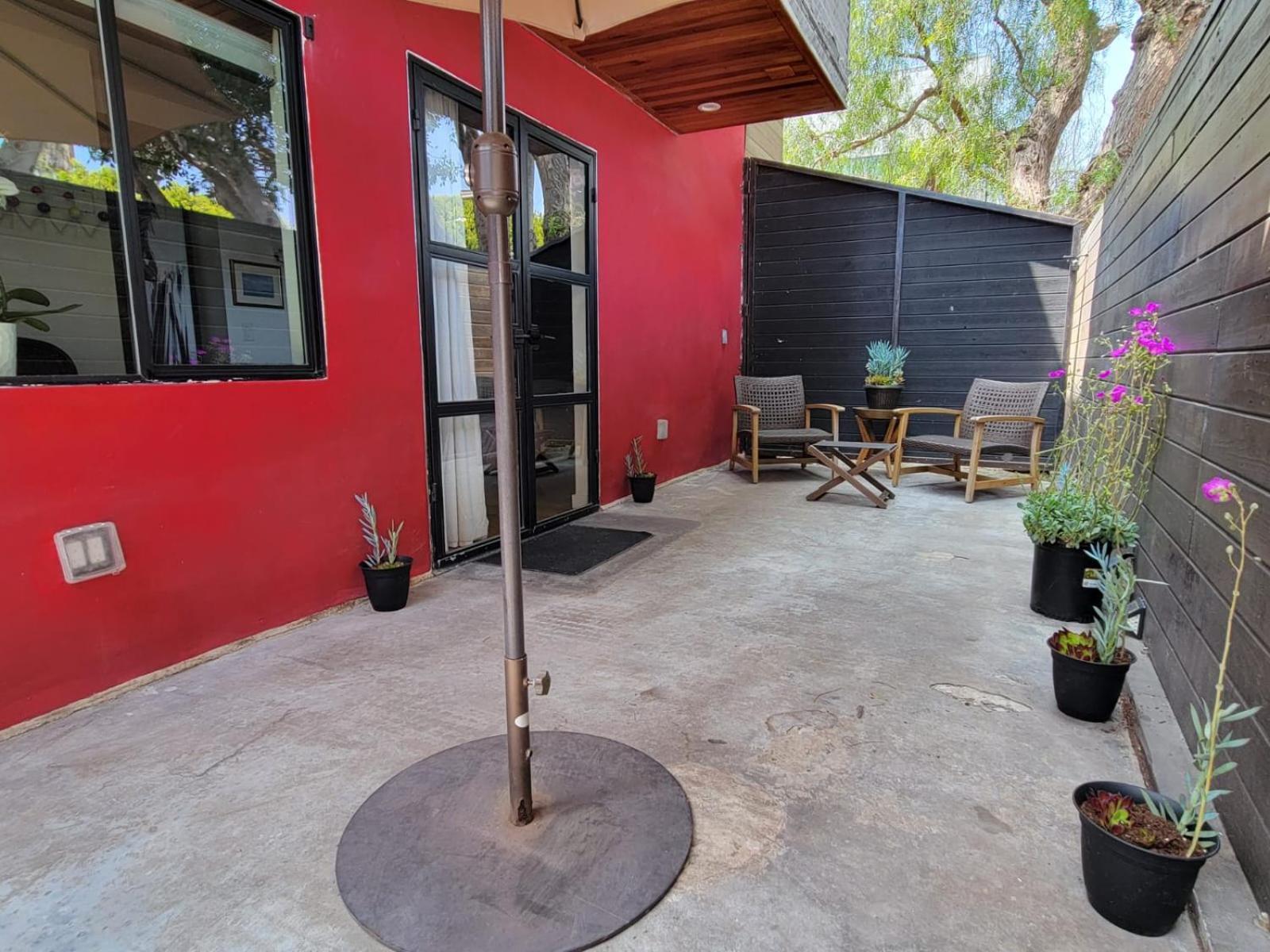 Venice Beach Studio With Large Private Patio Steps To The Beach Лос-Анджелес Экстерьер фото